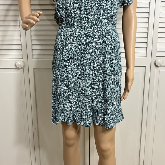 NWT & Other Stories Batwing Sleeve Ruffle Mini Dress in Green Print Size 4 - Picture 3 of 10